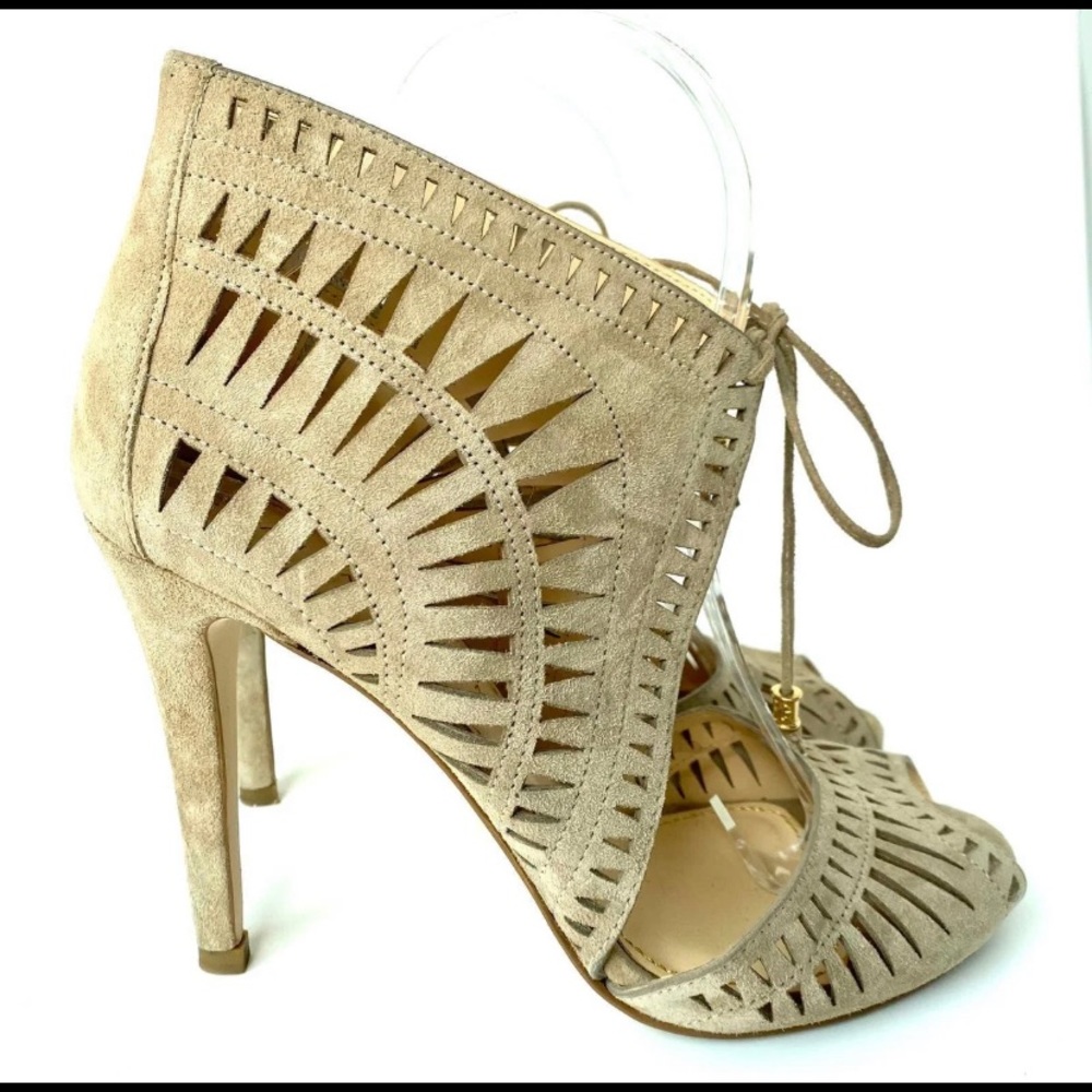 Ivanka Trump Delfino Heels